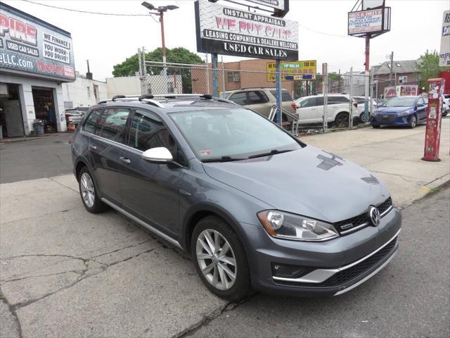 used 2017 Volkswagen Golf Alltrack car, priced at $9,998