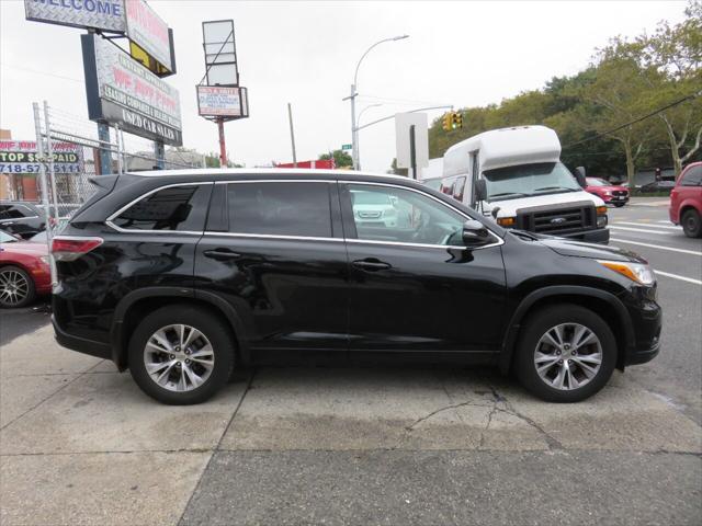 used 2014 Toyota Highlander car, priced at $13,595