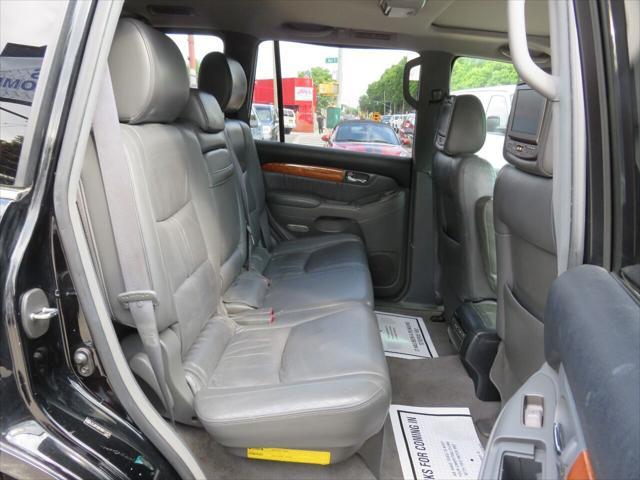 used 2006 Lexus GX 470 car, priced at $9,999