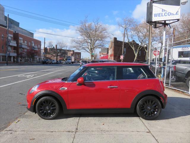 used 2018 MINI Hardtop car, priced at $9,998