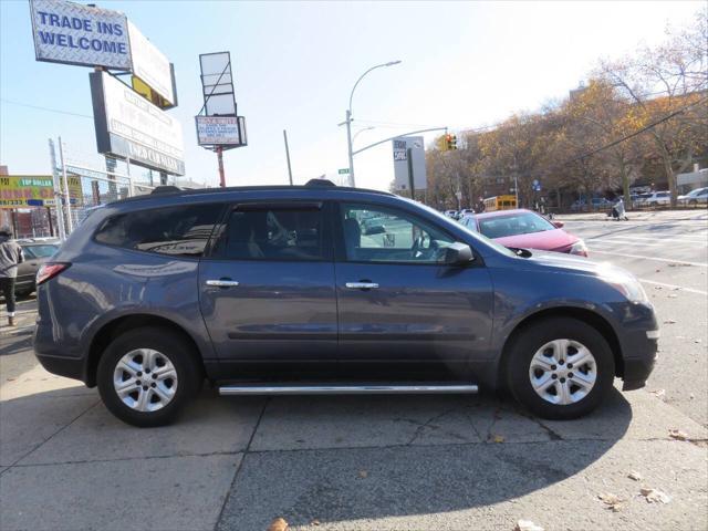 used 2014 Chevrolet Traverse car, priced at $9,498