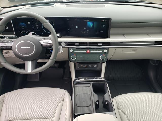new 2025 Hyundai TUCSON Hybrid car, priced at $43,745