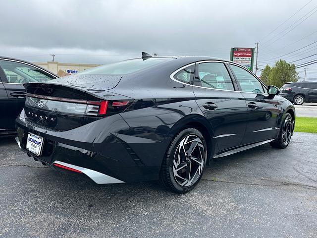 new 2024 Hyundai Sonata car, priced at $30,625