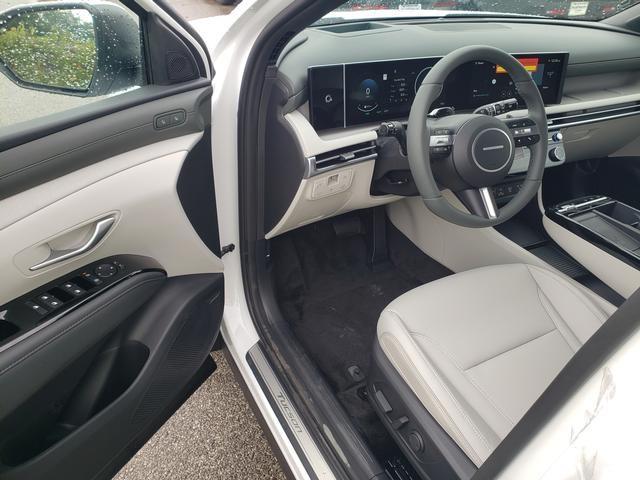 new 2025 Hyundai TUCSON Hybrid car, priced at $42,495