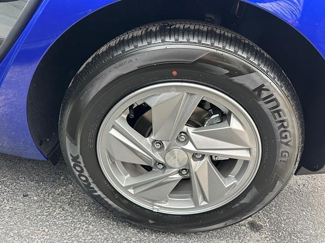 new 2025 Hyundai Elantra car, priced at $23,610