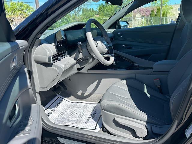 new 2025 Hyundai Elantra car, priced at $27,595