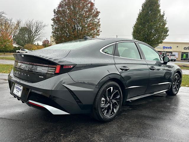 new 2024 Hyundai Sonata car, priced at $28,999