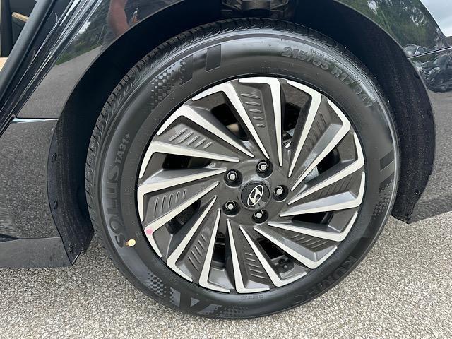 new 2025 Hyundai Sonata Hybrid car, priced at $39,515