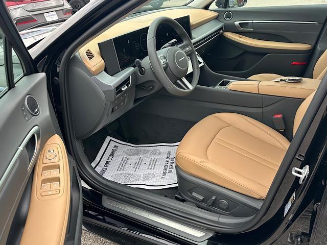 new 2025 Hyundai Sonata Hybrid car, priced at $39,515