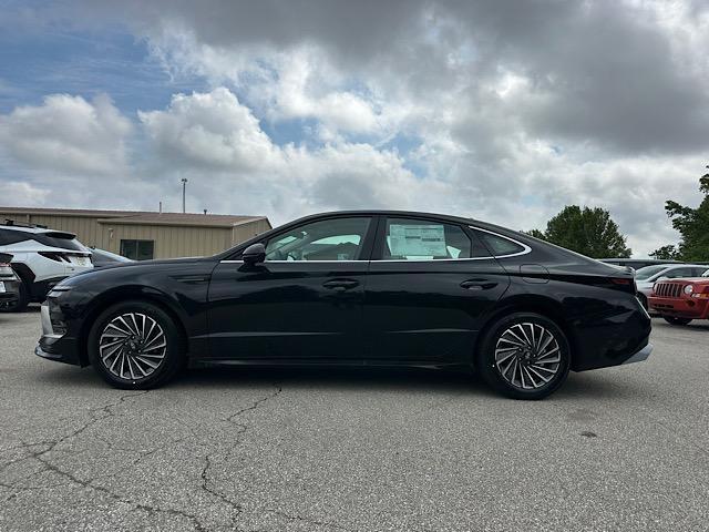 new 2025 Hyundai Sonata Hybrid car, priced at $39,515