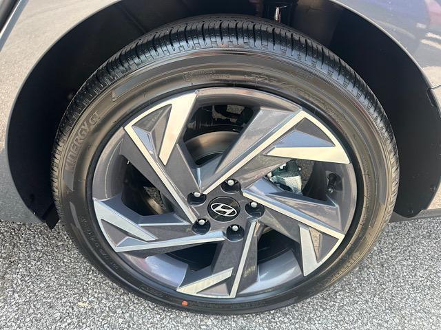 new 2025 Hyundai ELANTRA HEV car, priced at $31,590