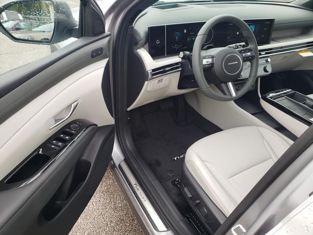 new 2025 Hyundai TUCSON Hybrid car, priced at $43,675