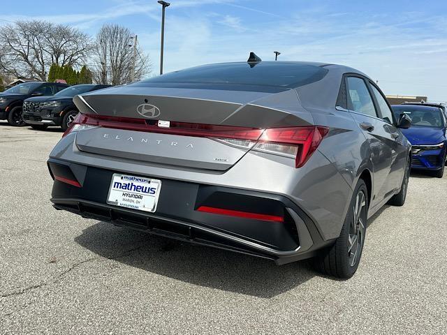 new 2025 Hyundai Elantra car, priced at $31,060