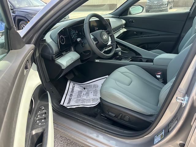 new 2025 Hyundai Elantra car, priced at $31,060