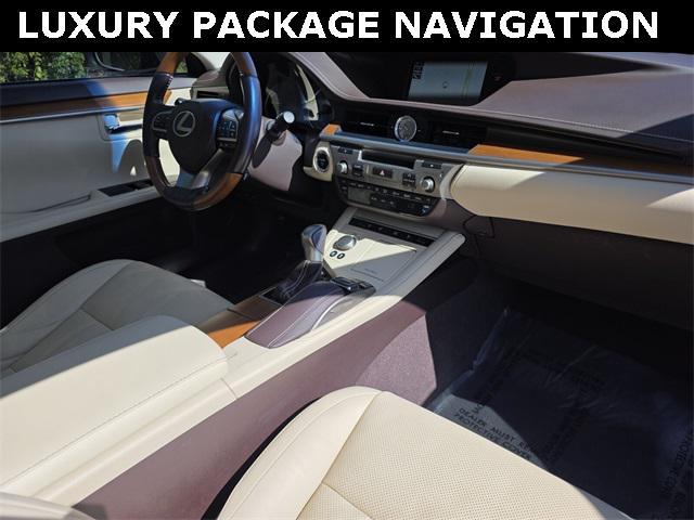 used 2017 Lexus ES 300h car, priced at $22,974