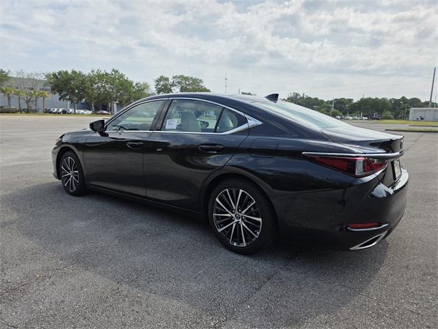 new 2025 Lexus ES 350 car, priced at $49,384