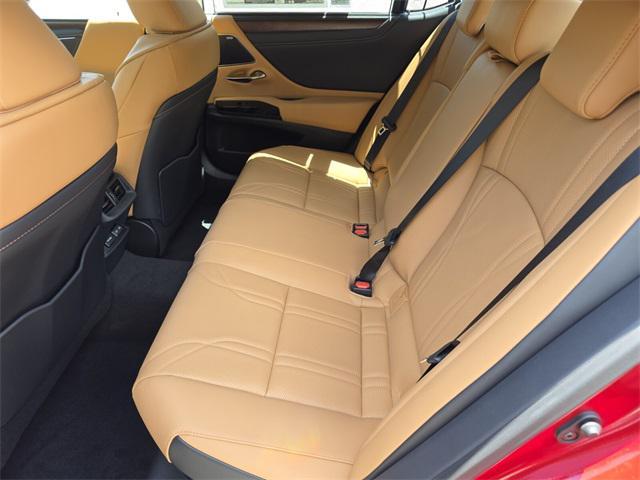 new 2025 Lexus ES 300h car, priced at $56,229