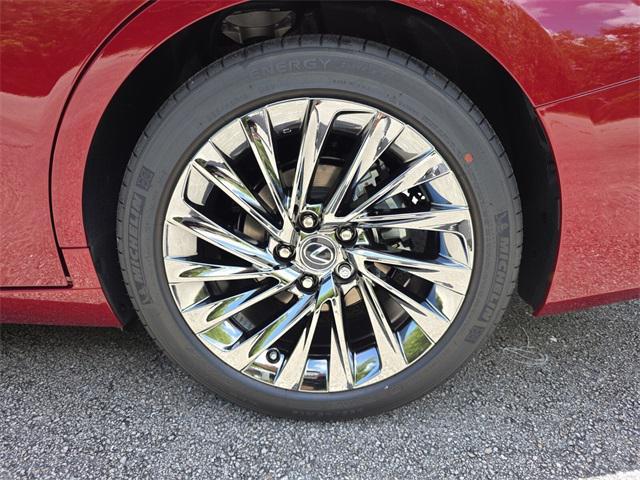 new 2025 Lexus ES 300h car, priced at $56,229