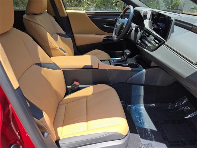 new 2025 Lexus ES 300h car, priced at $56,229