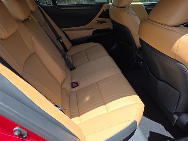 new 2025 Lexus ES 300h car, priced at $56,229