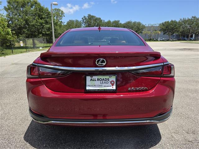 new 2025 Lexus ES 300h car, priced at $56,229