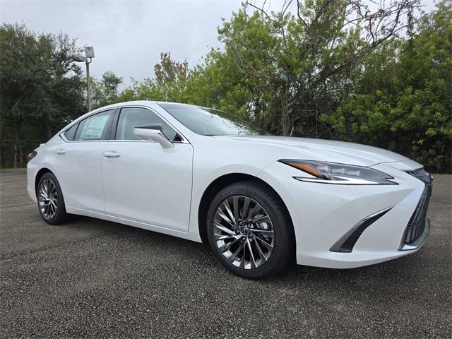 new 2025 Lexus ES 300h car, priced at $56,949