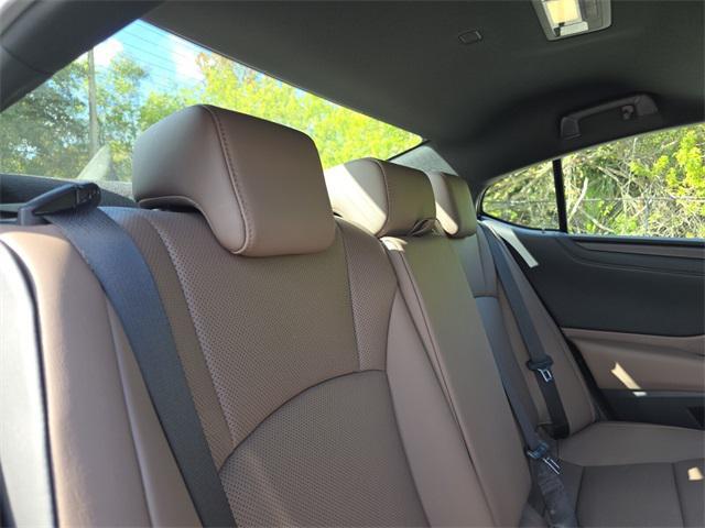 new 2025 Lexus ES 350 car, priced at $49,604