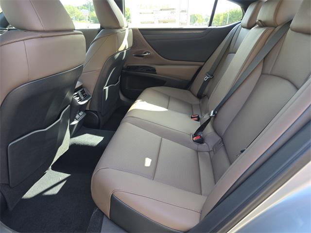 new 2025 Lexus ES 350 car, priced at $49,604