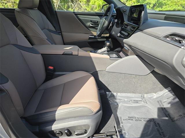 new 2025 Lexus ES 350 car, priced at $49,604