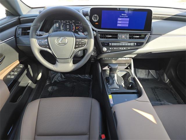 new 2025 Lexus ES 350 car, priced at $49,604