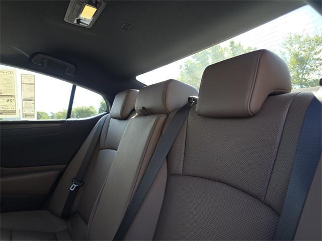 new 2025 Lexus ES 350 car, priced at $49,604
