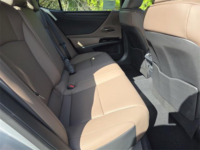 new 2025 Lexus ES 350 car, priced at $49,604