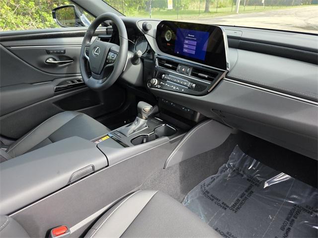 new 2025 Lexus ES 350 car, priced at $48,044