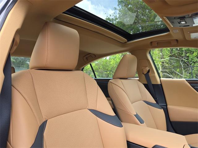 new 2025 Lexus ES 350 car, priced at $47,664