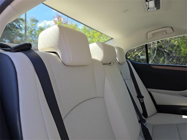 new 2025 Lexus ES 350 car, priced at $49,604