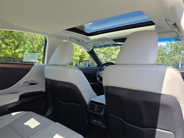 new 2025 Lexus ES 350 car, priced at $49,604