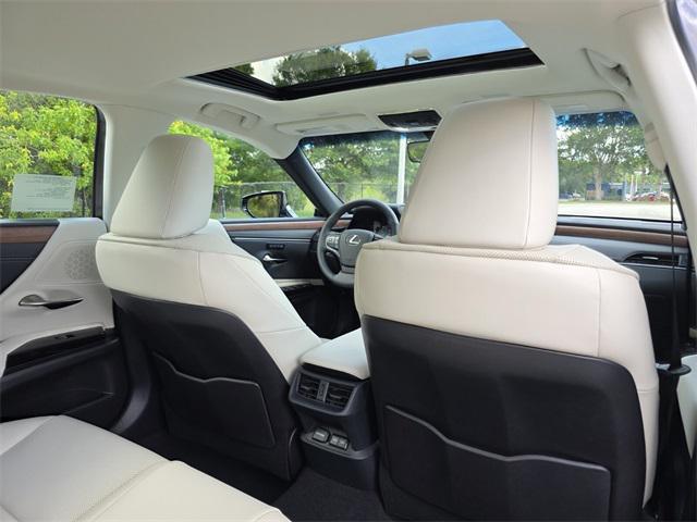 new 2025 Lexus ES 350 car, priced at $48,044