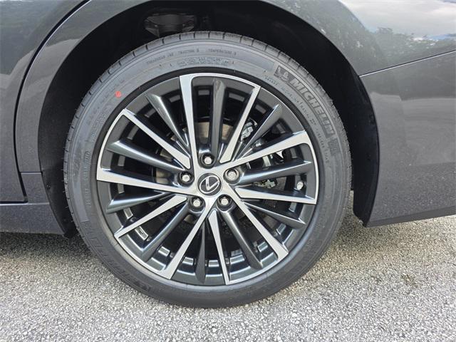 new 2025 Lexus ES 350 car, priced at $48,044
