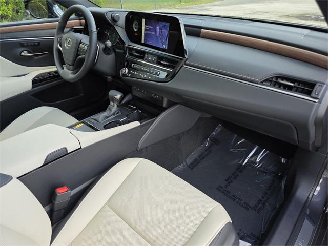 new 2025 Lexus ES 350 car, priced at $48,044