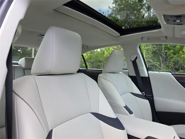 new 2025 Lexus ES 350 car, priced at $48,044