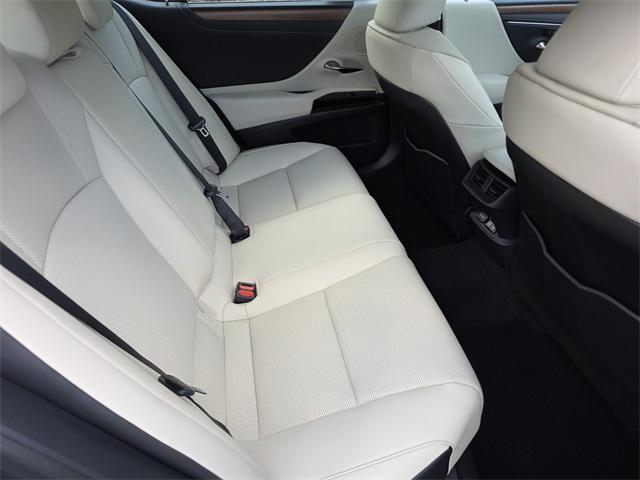 new 2025 Lexus ES 350 car, priced at $48,044