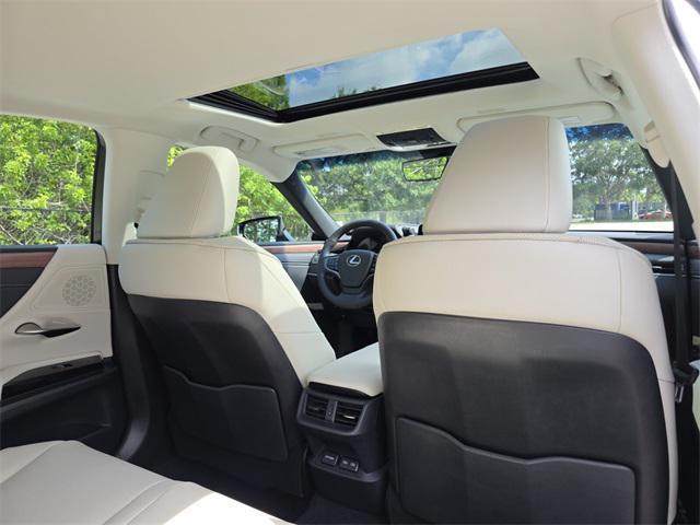 new 2025 Lexus ES 300h car, priced at $50,824