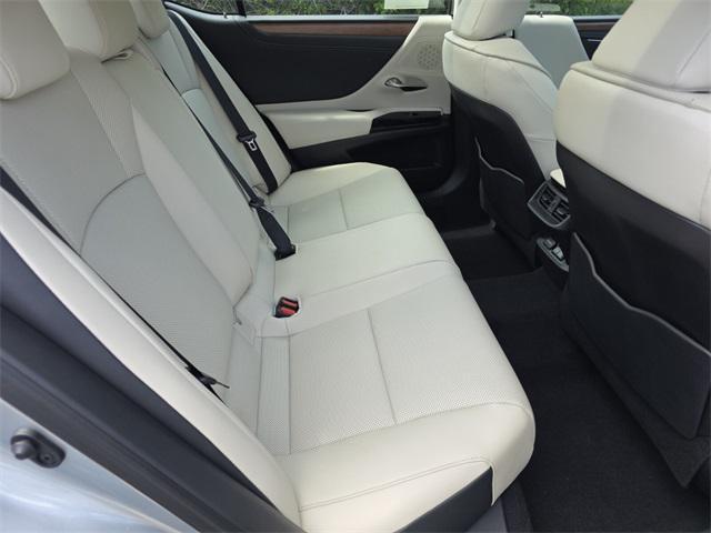new 2025 Lexus ES 350 car, priced at $50,104