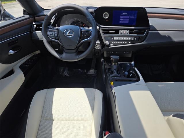 new 2025 Lexus ES 350 car, priced at $48,044