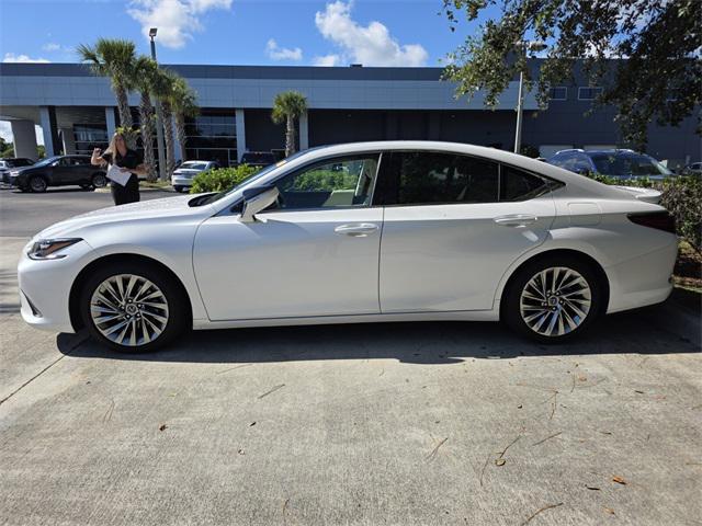used 2022 Lexus ES 350 car, priced at $43,297
