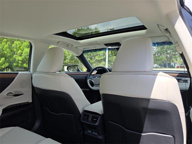new 2025 Lexus ES 350 car, priced at $47,854