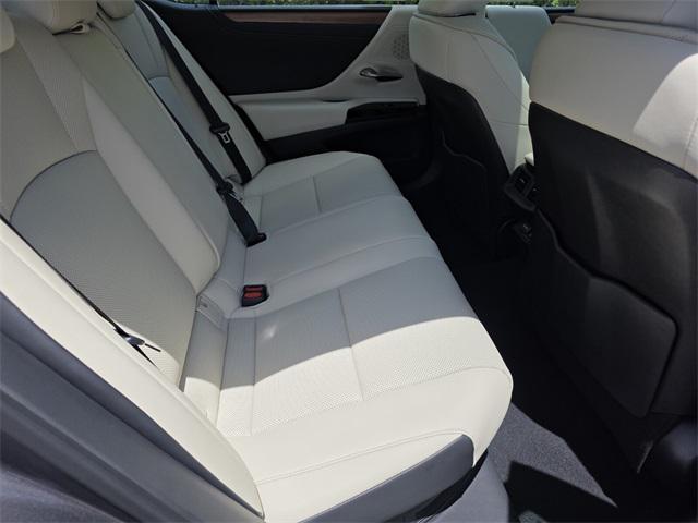 new 2025 Lexus ES 300h car, priced at $51,194