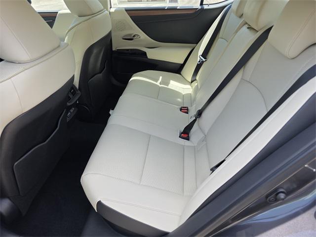new 2025 Lexus ES 300h car, priced at $51,194