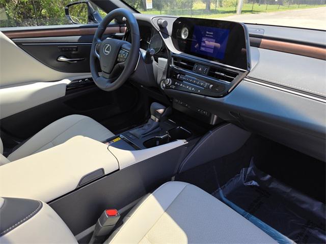 new 2025 Lexus ES 350 car, priced at $48,264