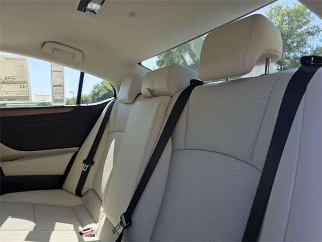 new 2025 Lexus ES 300h car, priced at $50,204
